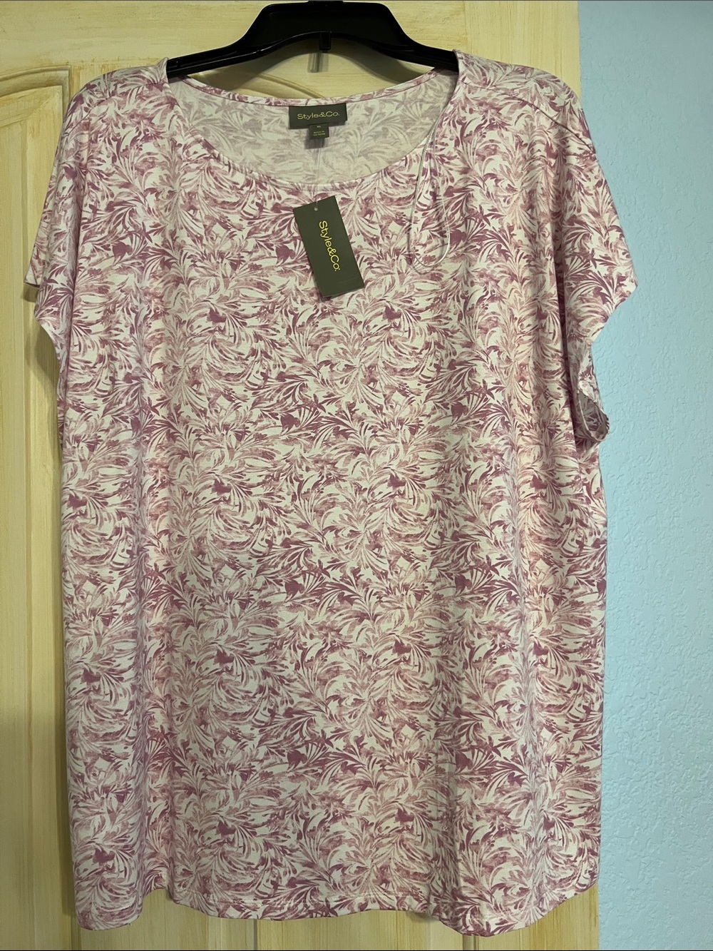 Style & Co. White and Lilac Floral Short Sleeve Top NWT